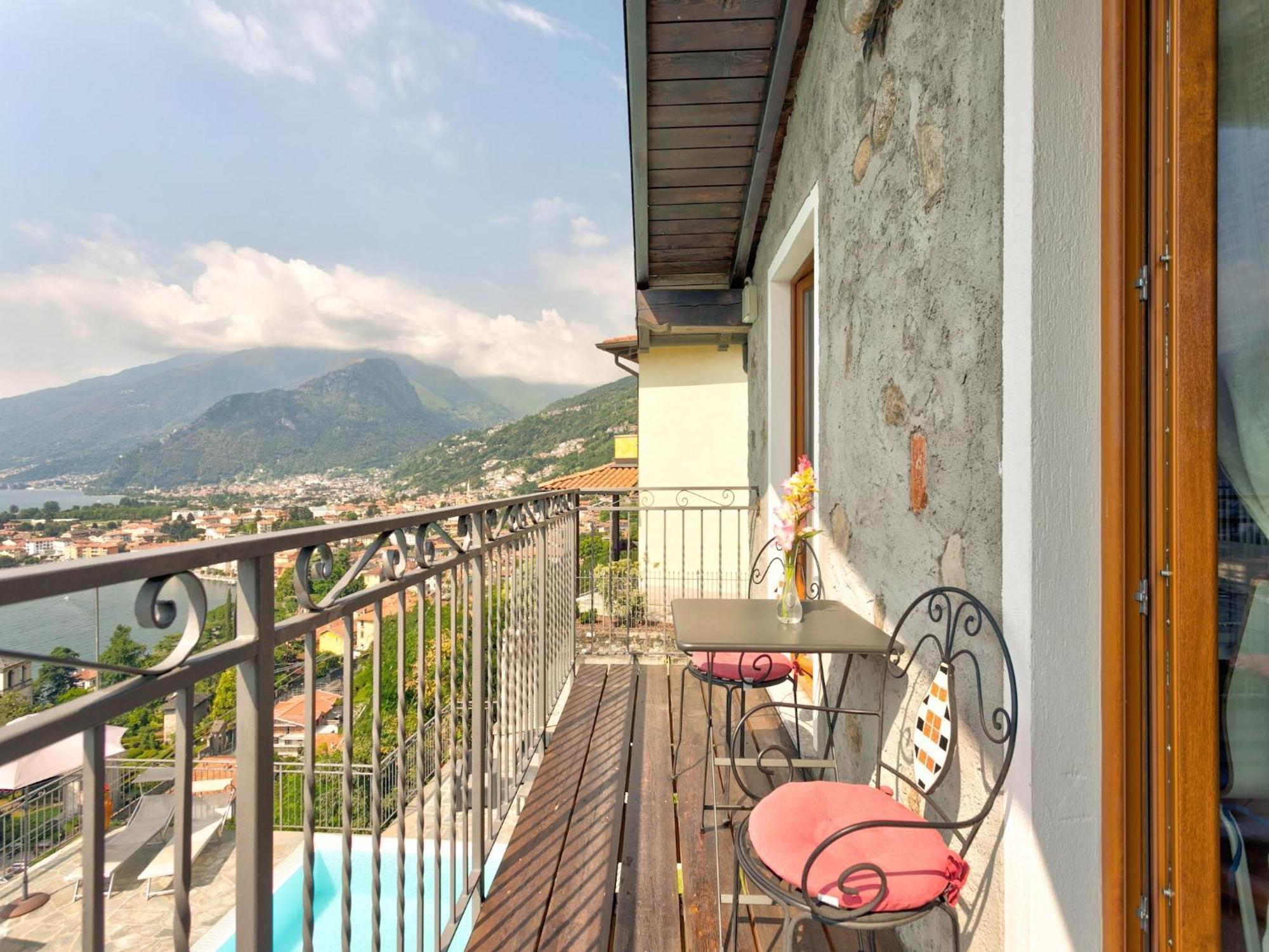 Wonderful Flat With Swimming Pool Lift And Garden Gravedona Exterior foto