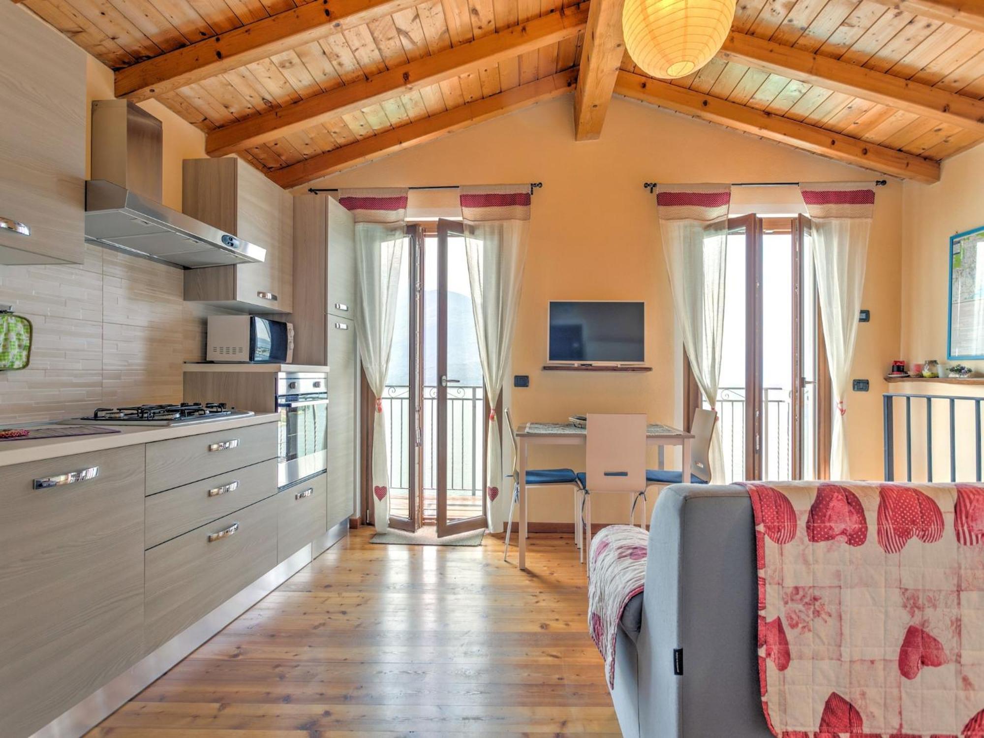 Wonderful Flat With Swimming Pool Lift And Garden Gravedona Exterior foto