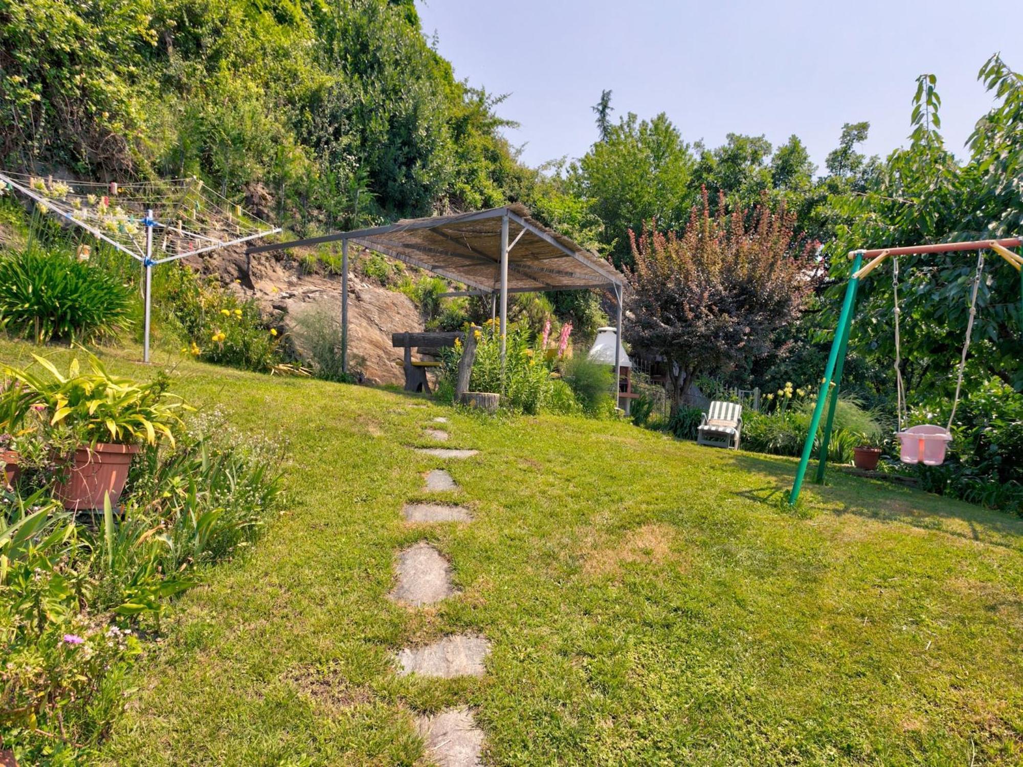 Wonderful Flat With Swimming Pool Lift And Garden Gravedona Exterior foto
