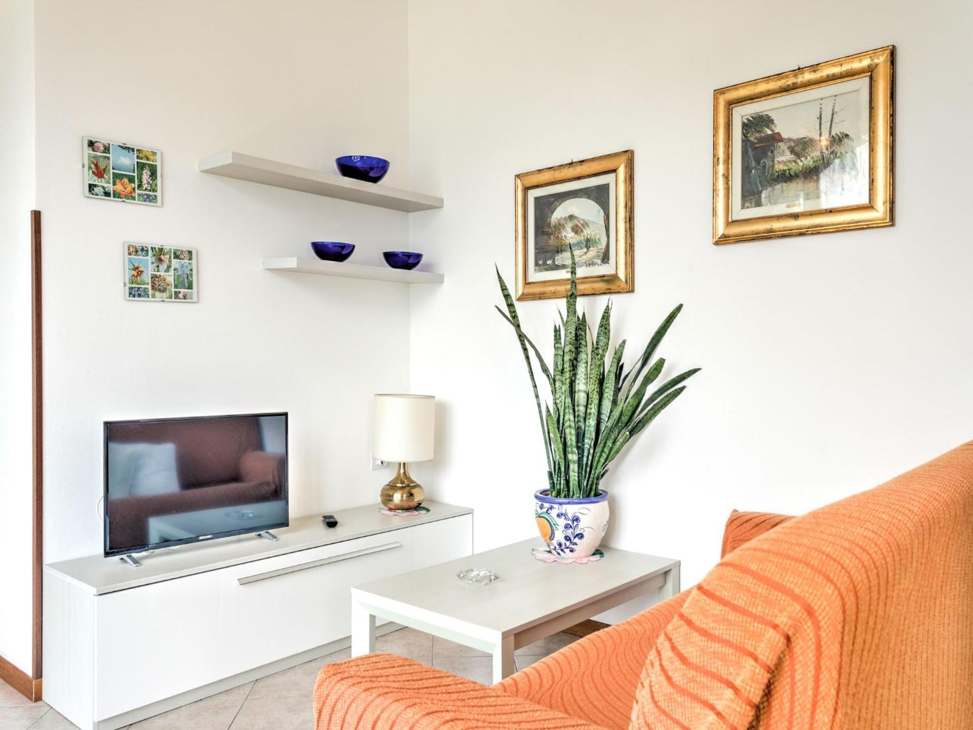 Wonderful Flat With Swimming Pool Lift And Garden Gravedona Exterior foto