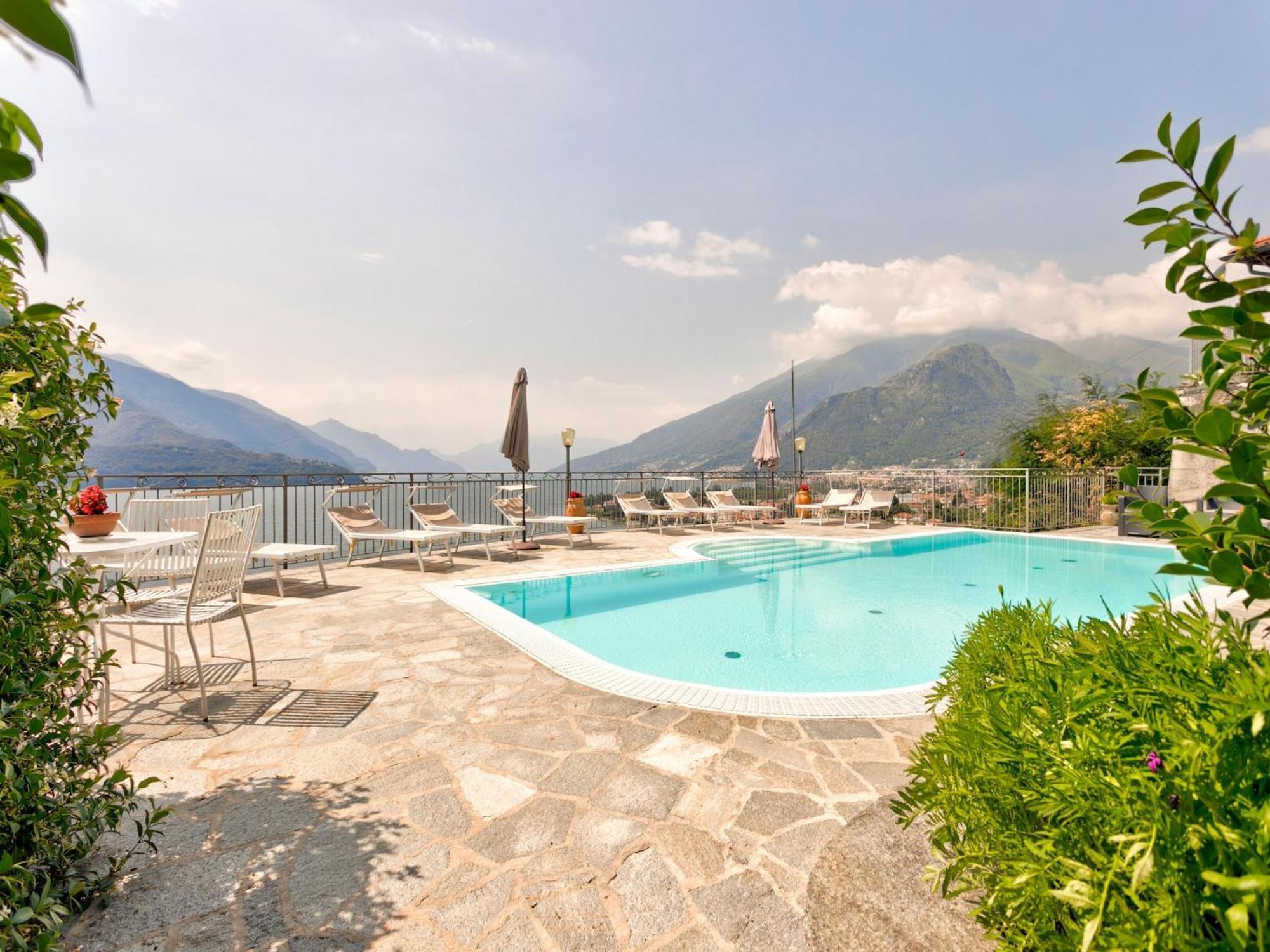 Wonderful Flat With Swimming Pool Lift And Garden Gravedona Exterior foto