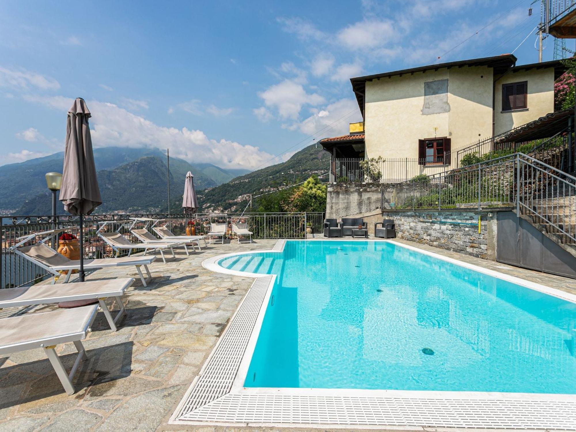 Wonderful Flat With Swimming Pool Lift And Garden Gravedona Exterior foto